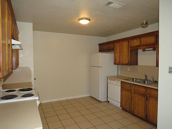 4th image of 3806 Littleleaf Ct #A