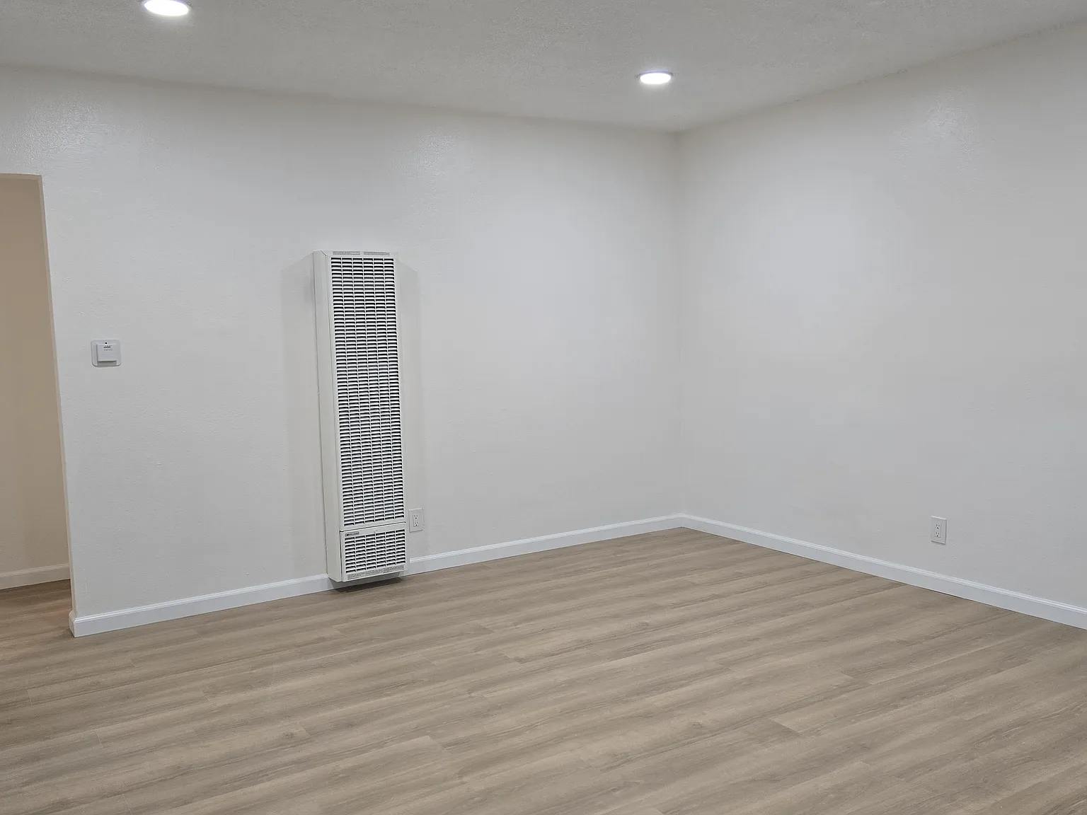 2 bed, 700 sqft, $2,500 — Photo 2