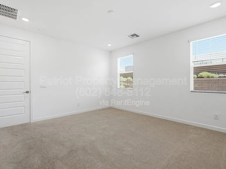 7404 W Buckhorn Trl — Photo 18