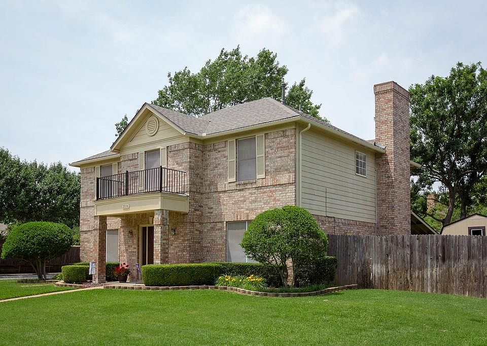 1st image of 2058 Vista Dr