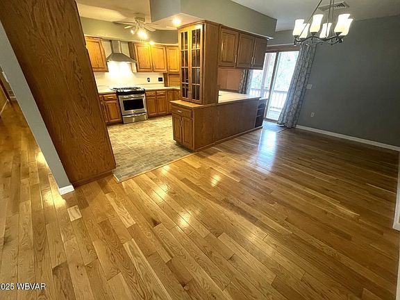 3rd image of 12 Park Dr