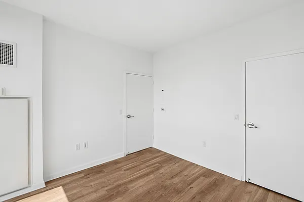 Rented by Greystar | media 9