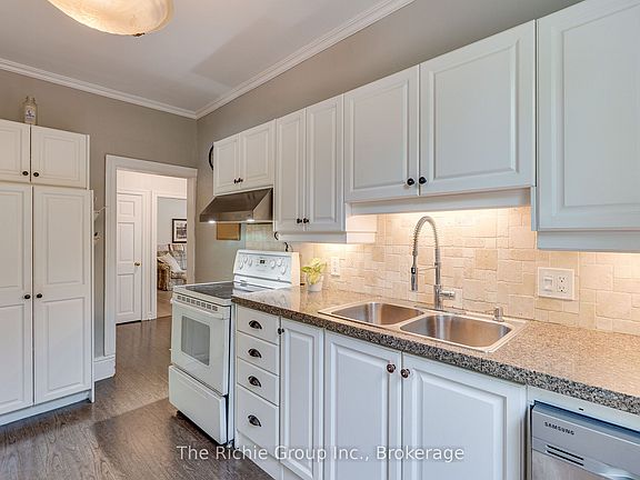 5th image of 108 Hemlock St