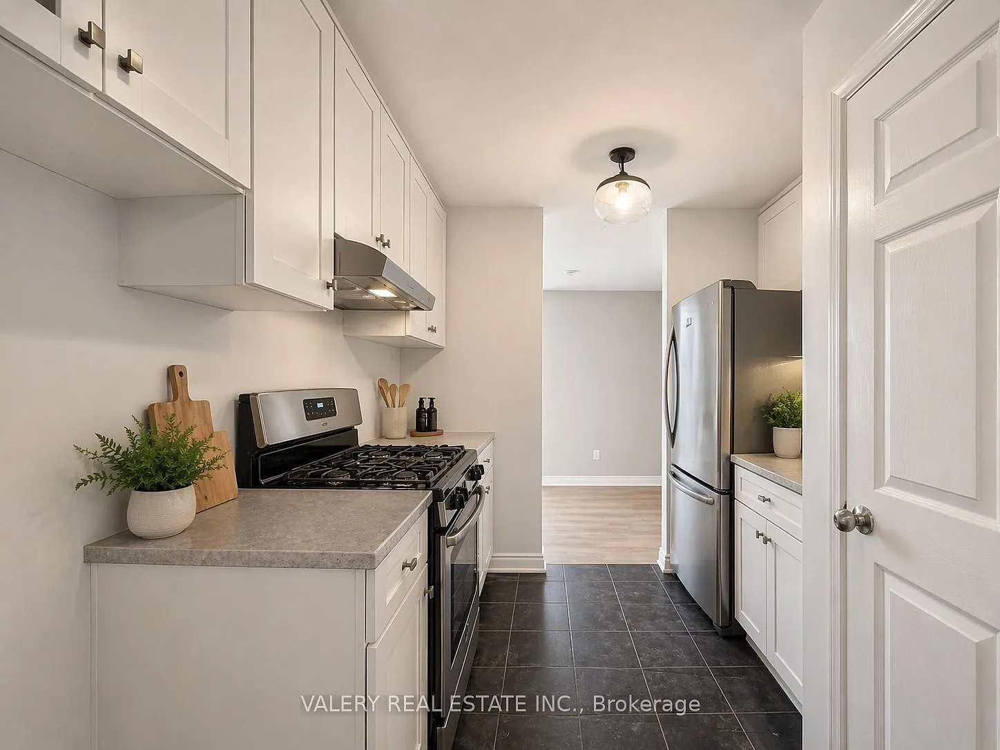3 bed, $2,195 — Photo 3