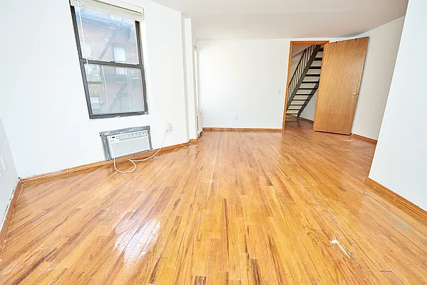 Rented by Genik Group Corp | media 19