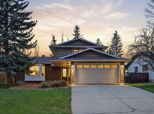 5893 SE Dalcastle Dr NW, Calgary, AB T3A 2C2