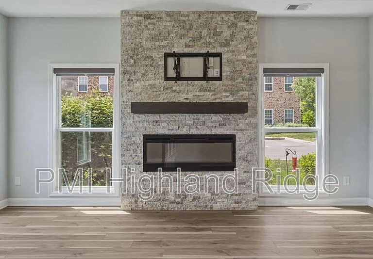 6084 Ivory Ln — Photo 8