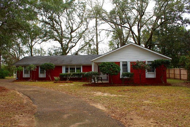 1st image of 14165 Woodland Dr