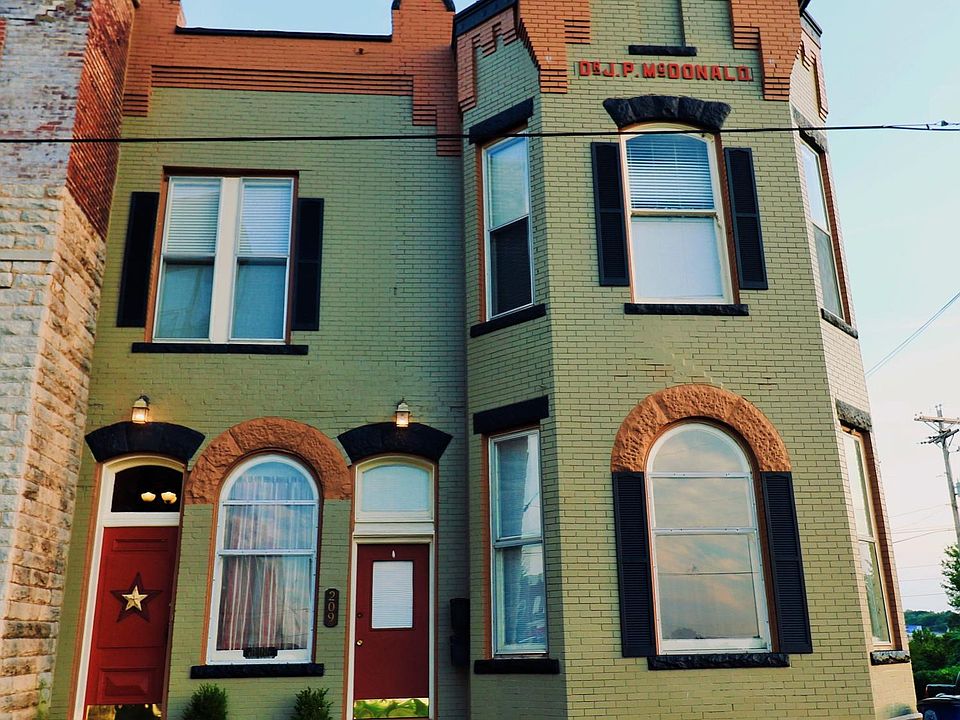 1st image of 209 W Depot St