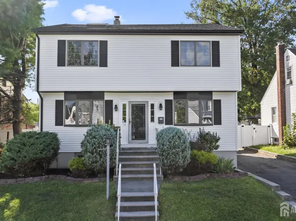 14 Grant St, Sewaren, NJ 07077