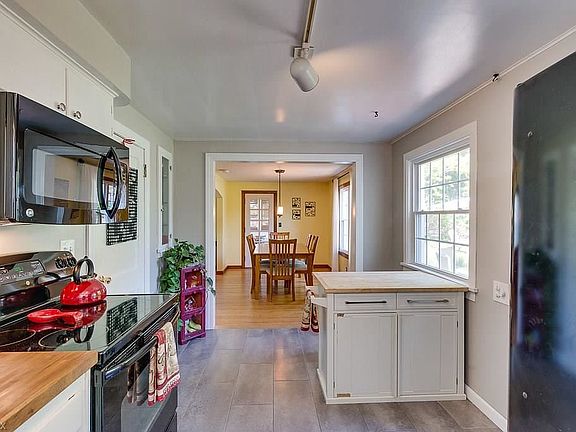 4th image of 229 N Hambden St