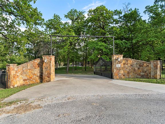 5th image of 7401 Hilltop Dr