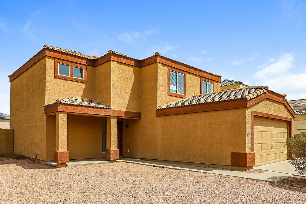 4 bed, 2.5 bath, 1978 sqft, $1,970 — Photo 4
