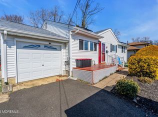 32 Koenig Lane, Freehold, NJ 07728