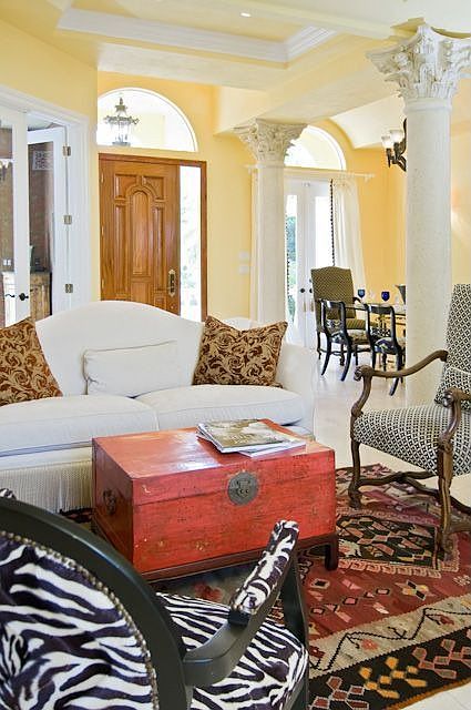 Living Room w/fireplace