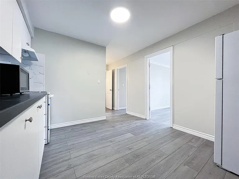 2136 Wyandotte St W #21 — Photo 6
