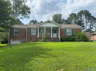 2214 Lynn Rd NW, Huntsville, AL 35810