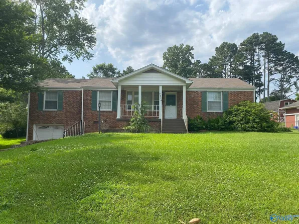 2214 Lynn Rd NW, Huntsville, AL 35810