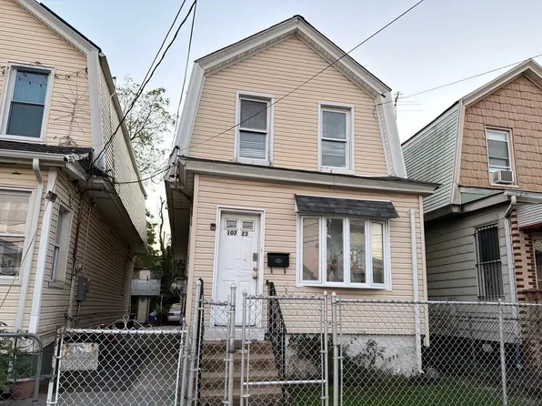 107-23 Union Hall Street image 1 of 5
