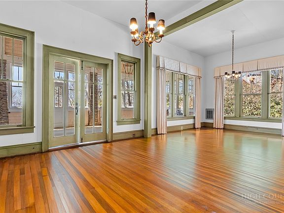 5th image of 334 Chestnut Circle