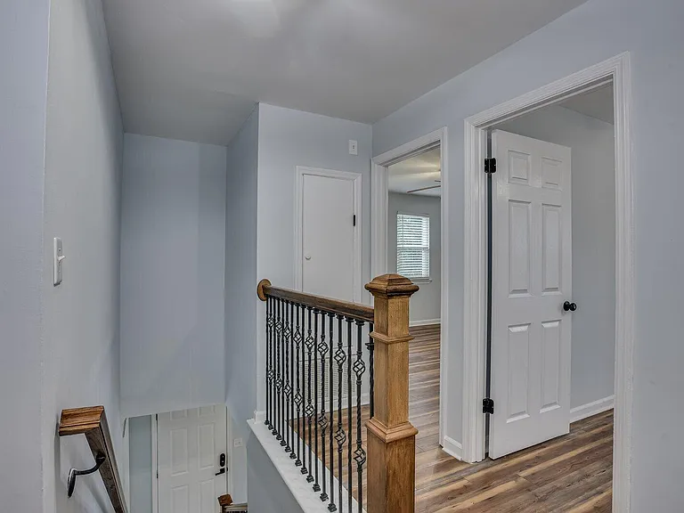 2211 Pleasant Dr — Photo 21