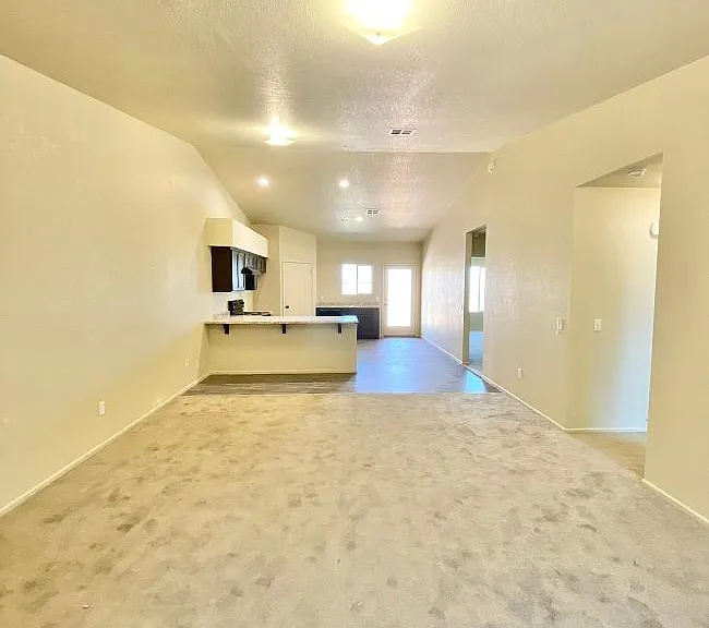 7254 E 37th Pl — Photo 3