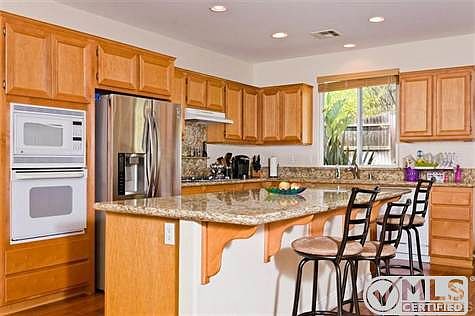 5th image of 1749 Alta Vista Pl