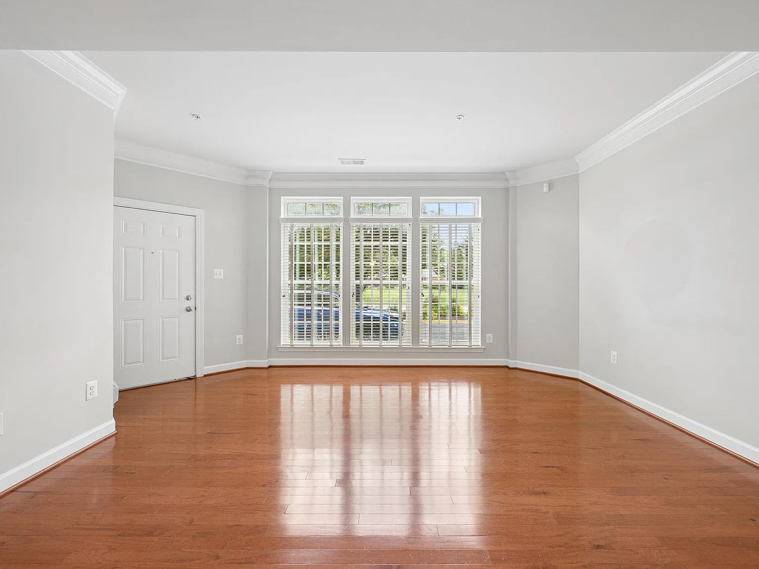 3 bed, 2.5 bath, 1868 sqft, $2,850 — Photo 4