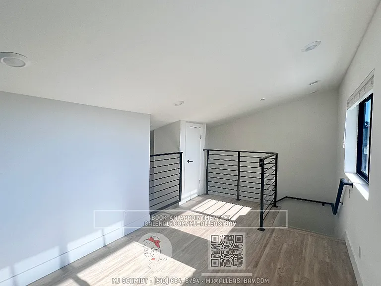 3253 Ettie St #4 — Photo 12