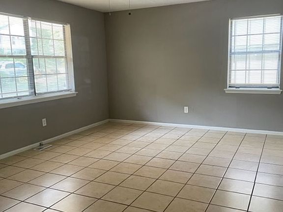 5th image of 11424 Felton St