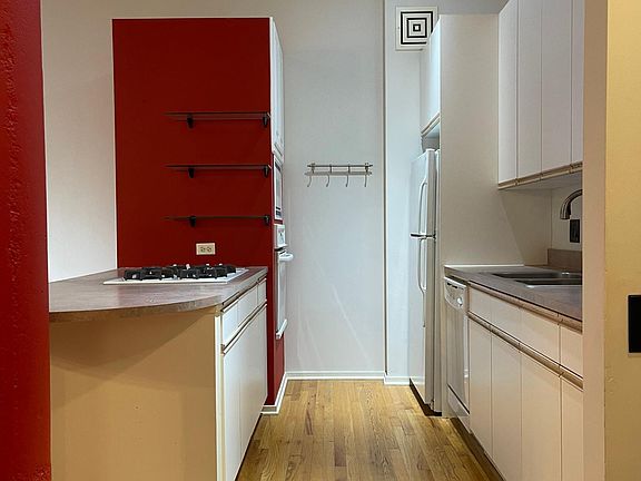 3rd image of 130 S Canal St APT 510