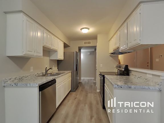 4th image of 2501 Arapaho Dr