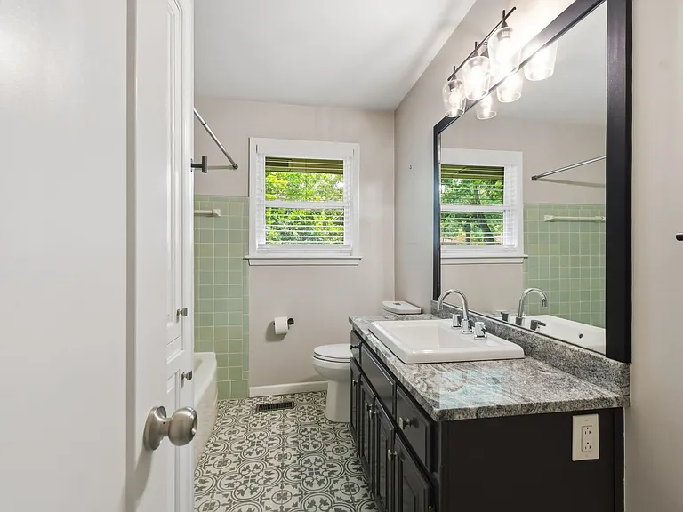 3325 S Yorktown Ave — Photo 11