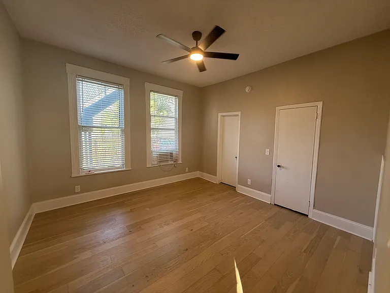 2740 Oak St #1 — Photo 4