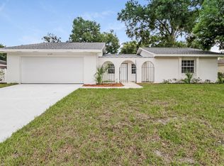 2109 Lake Francis Dr, Apopka, FL 32712