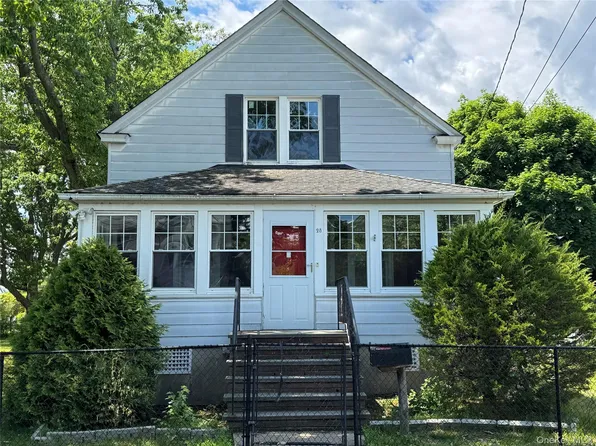 28 Sound Beach Ave, Bayville, NY 11709