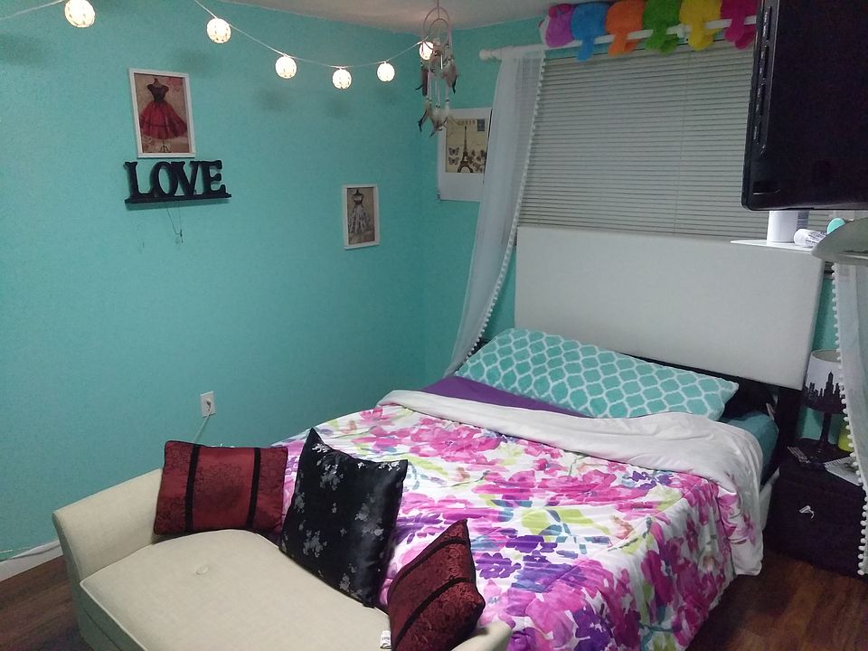 2nd bedroom