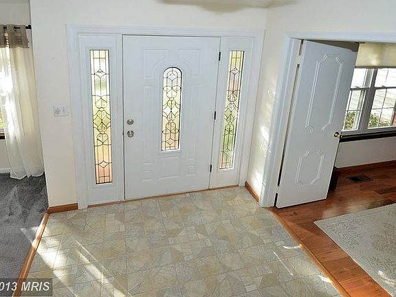 2nd image of 5711 Mackenzie St