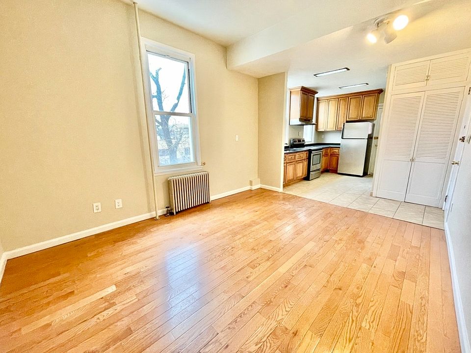 1st image of 21-01 Steinway St #B