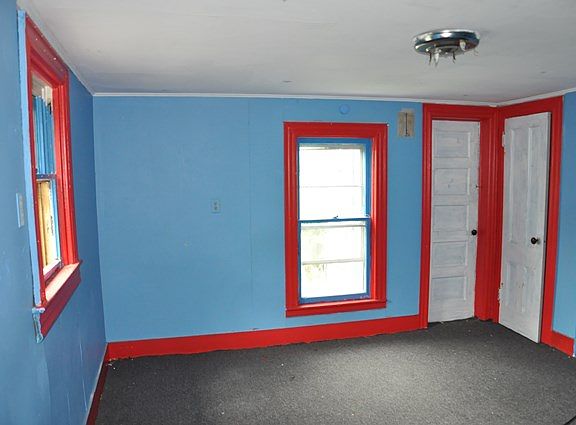 5th image of 811 Jay St