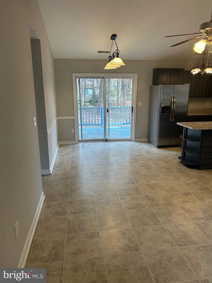 3 bed, 1152 sqft, $2,250 — Photo 3