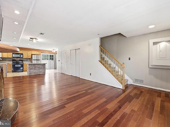 2nd image of 78 Jamestown Blvd