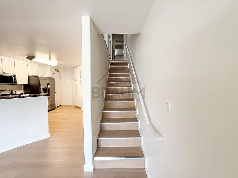 7323 WINNETKA — Photo 10
