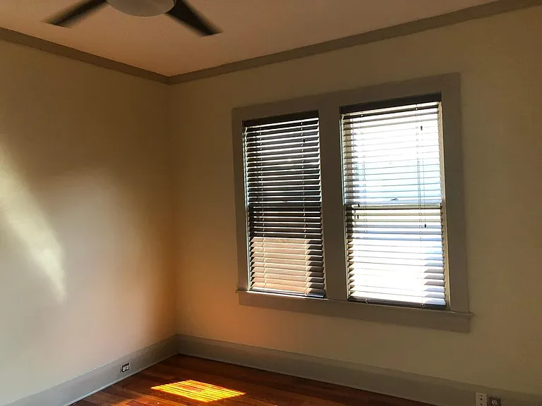 913 E Broad St — Photo 12