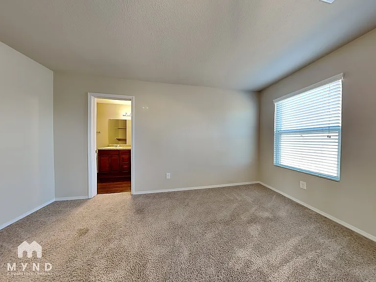 938 Pinehurst Loop — Photo 7