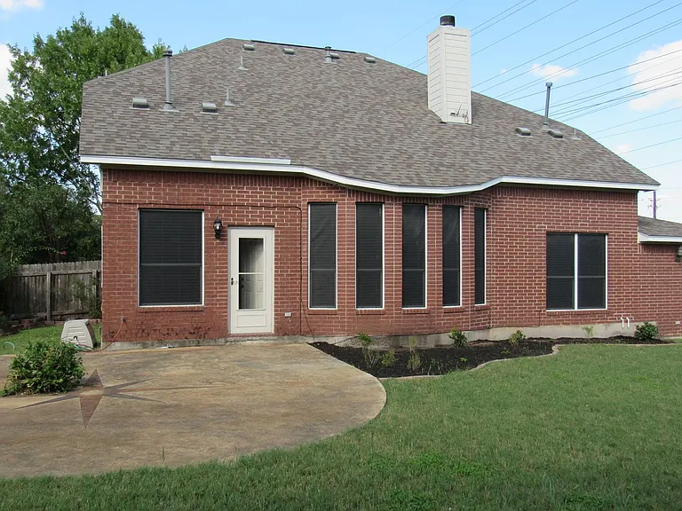 2033 Creole Dr — Photo 11