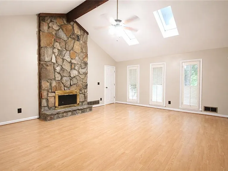3470 Clubland Dr — Photo 5