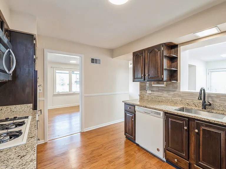 4701 Lawn Ave — Photo 8