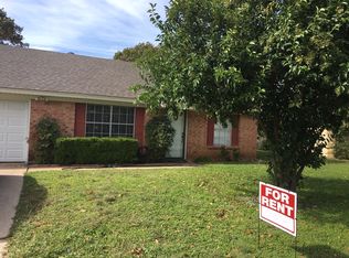 2610 N Capistrano Ct, Arlington, TX 76015