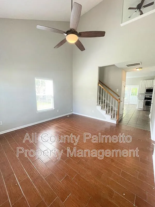 3 bed, 2.5 bath, 1556 sqft, $2,350 — Photo 2
